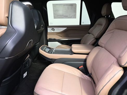 New 2026 Lincoln Navigator Black Label AWD/4WD image 21