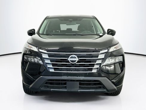 Used 2024 Nissan Rogue SV AWD/4WD image 2