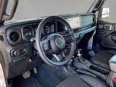 Used 2024 Jeep Wrangler Unlimited Rubicon 4xe AWD/4WD image 17