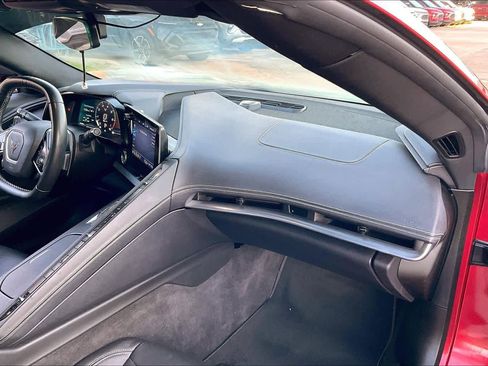 Used 2022 Chevrolet Corvette Stingray Coupe w/ Z51 Performance Package image 17