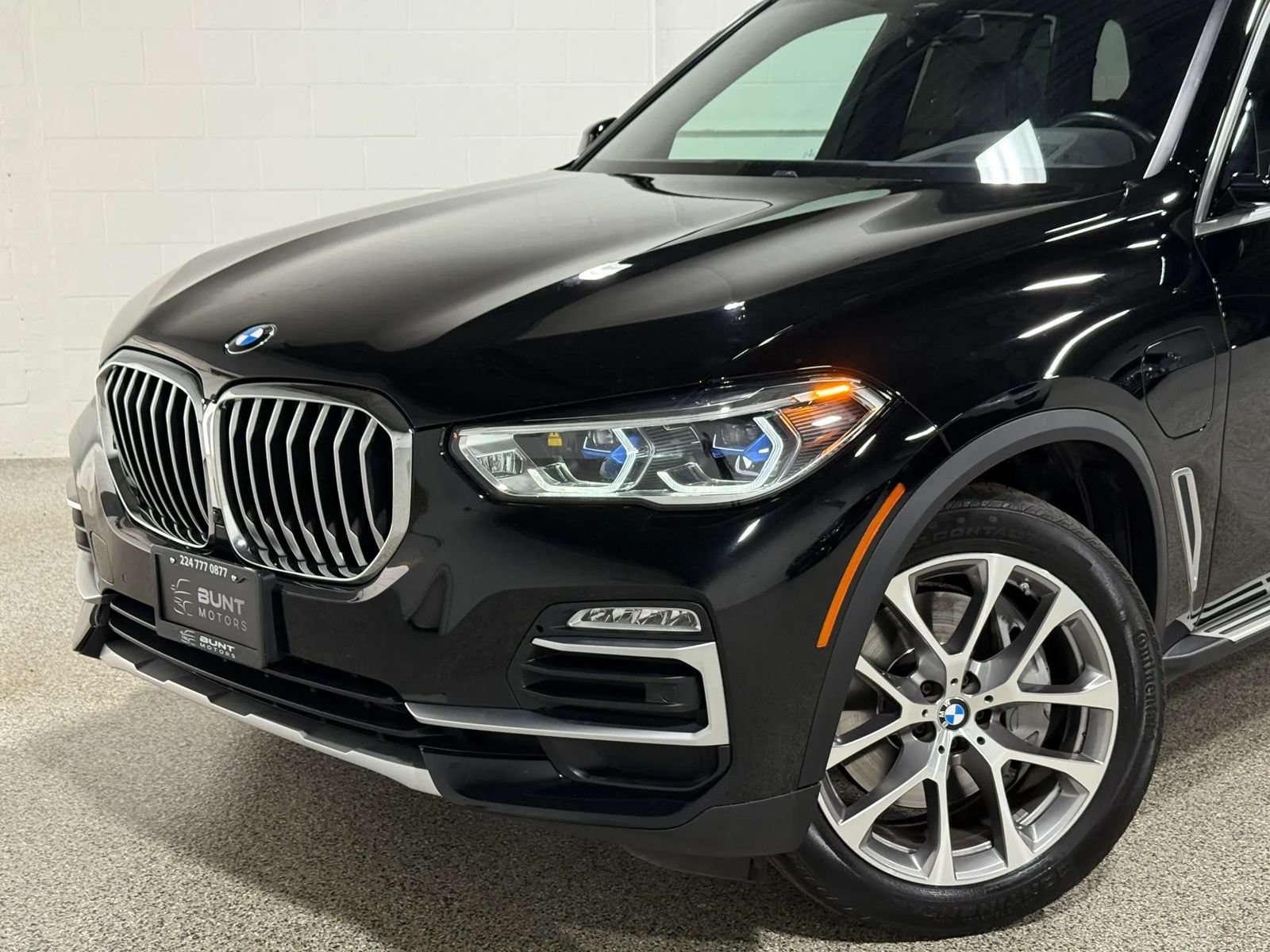 Used 2021 BMW X5 xDrive45e w/ Executive Package AWD/4WD image 3