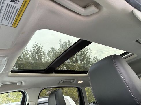 Used 2019 Ford Escape SEL image 15