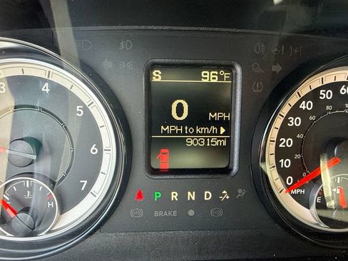 Used 2019 RAM 1500 Classic SLT AWD/4WD image 11