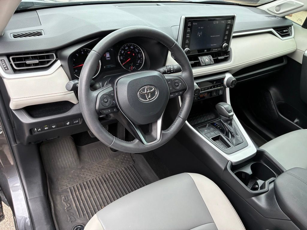 Used 2021 Toyota RAV4 XLE Premium FWD image 17
