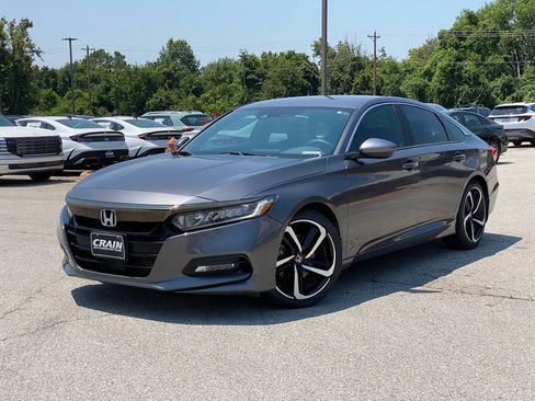 Used 2018 Honda Accord Sport image 3