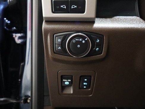 Used 2018 Ford F150 King Ranch w/ Equipment Group 601A Luxury AWD/4WD image 58