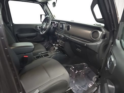 Used 2023 Jeep Wrangler Unlimited Sport AWD/4WD image 15