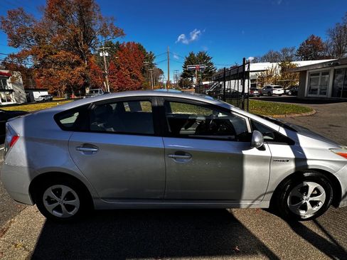 Used 2012 Toyota Prius Four image 4
