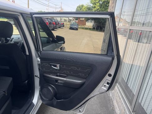 Used 2012 Kia Soul + FWD image 20