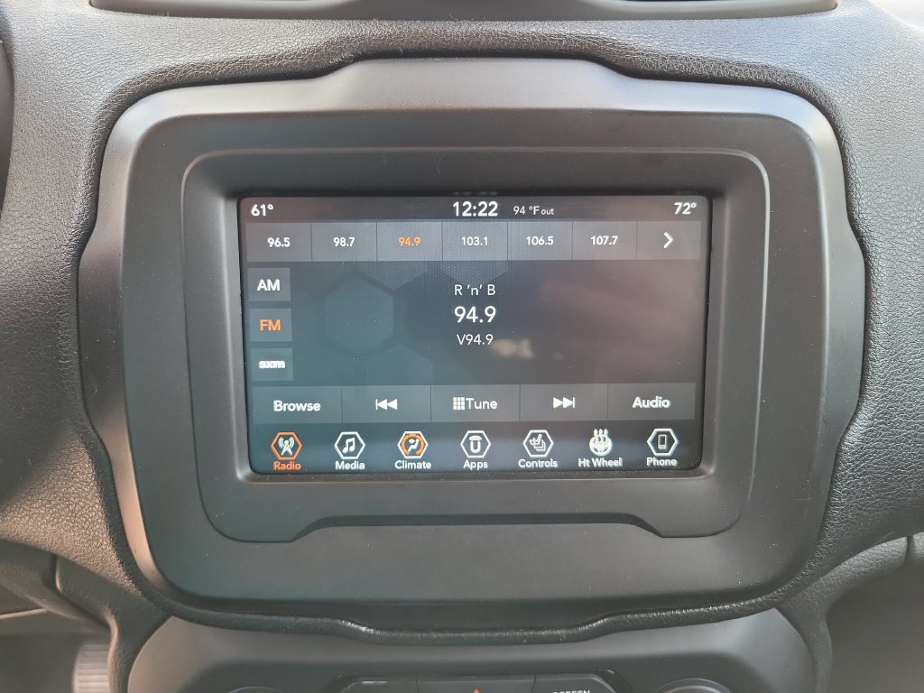 Used 2020 Jeep Renegade Altitude FWD image 16