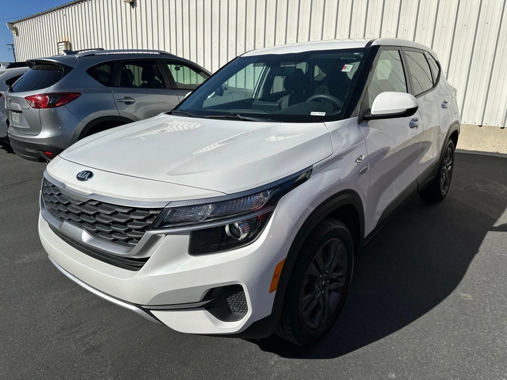 Used 2021 Kia Seltos LX AWD/4WD image 1