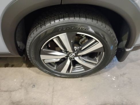 Used 2024 Nissan Rogue SL AWD/4WD image 22
