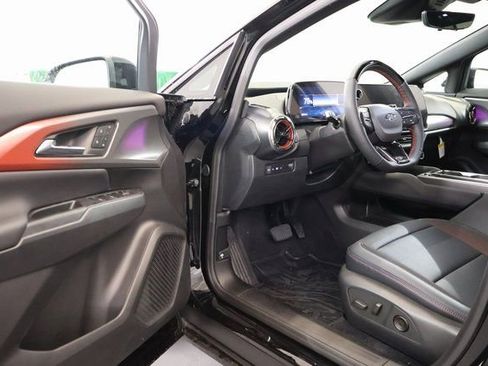 New 2026 Chevrolet Equinox EV RS image 8