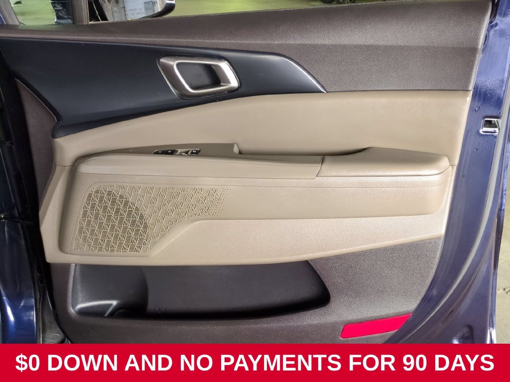 Used 2025 Kia Carnival FWD image 33