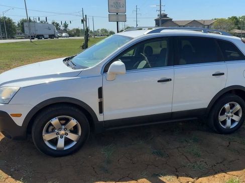 Used 2012 Chevrolet Captiva Sport LS FWD image 3