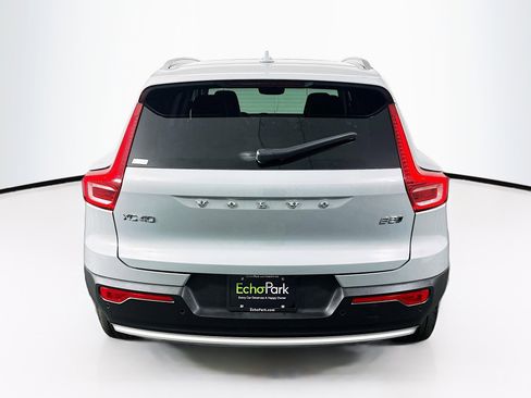 Used 2025 Volvo XC40 B5 Plus image 7