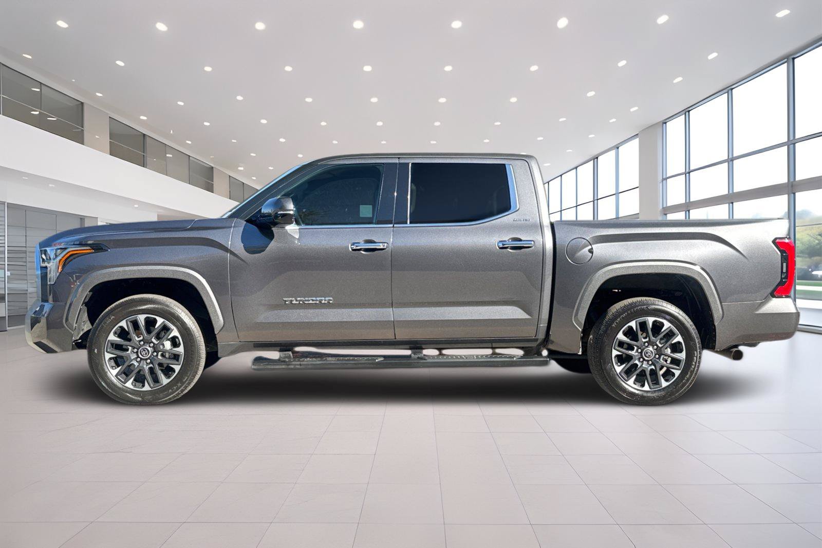 Used 2023 Toyota Tundra Limited AWD/4WD image 7