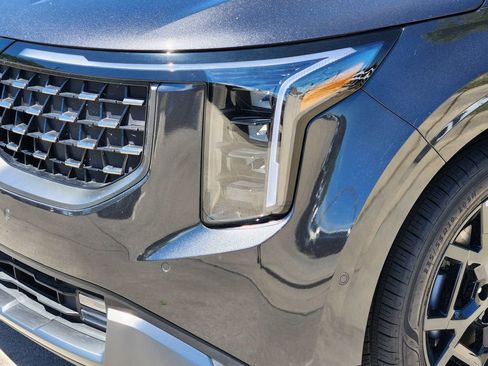 New 2026 Kia Carnival SX w/ SX Dark Edition Package FWD image 6