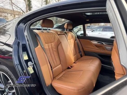 Used 2022 BMW 750Li xDrive AWD/4WD image 20