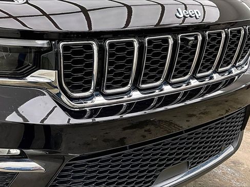 Used 2022 Jeep Grand Cherokee Limited 4xe w/ Luxury Tech Group II image 28