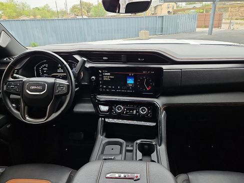 Used 2024 GMC Sierra 2500 AT4 w/ Technology Package image 8