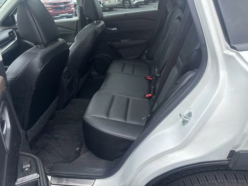 Used 2023 Nissan Rogue SV w/ SV Premium B Package FWD image 16