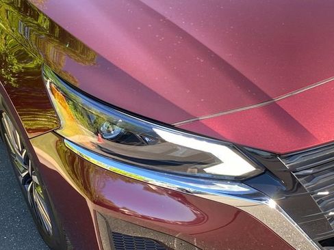 Used 2023 Nissan Altima 2.5 SV FWD image 4
