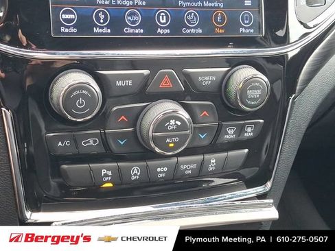 Used 2019 Jeep Grand Cherokee Altitude AWD/4WD image 19