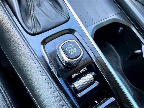 Used 2021 Volvo XC90 T5 Momentum w/ Protection Package Premier image 33