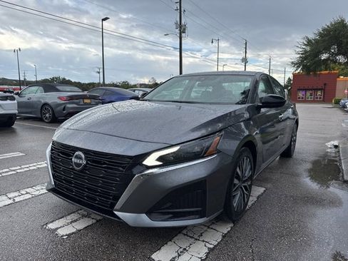 Used 2024 Nissan Altima 2.5 SV image 4