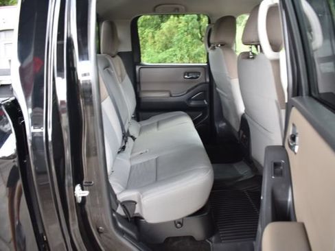 Used 2022 Nissan Frontier SV RWD image 16