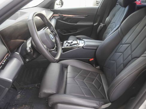 Used 2024 BMW i5 eDrive40i w/ M Sport Package image 14