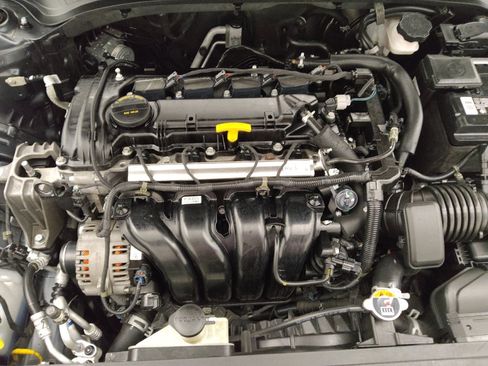 Used 2020 Kia Forte LXS FWD image 30