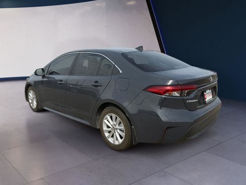 Used 2024 Toyota Corolla XLE image 3