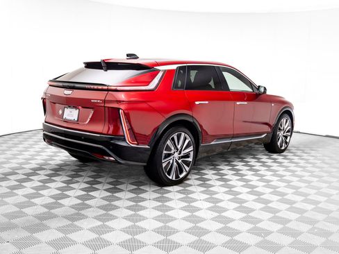 Certified 2025 Cadillac Lyriq Luxury w/ LPO, Floor Liner Package image 6