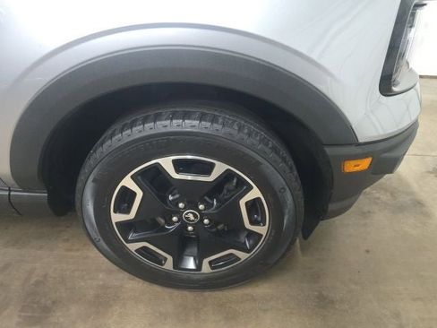 Used 2021 Ford Bronco Sport Outer Banks w/ Outer Banks Package (96D) image 2