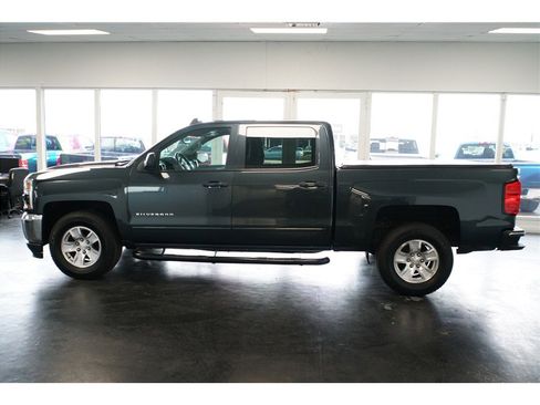 Used 2018 Chevrolet Silverado 1500 LT w/ LT Eassist Package image 4