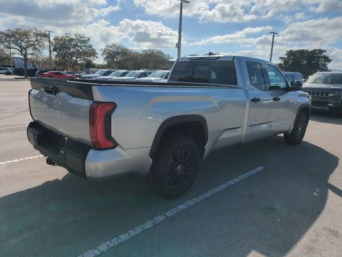 Used 2022 Toyota Tundra SR5 w/ SR5 Convenience Package image 6