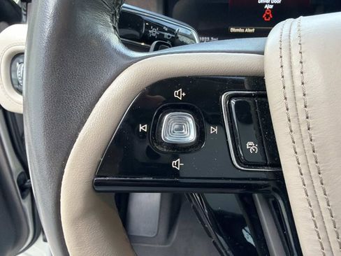 Used 2023 Lincoln Aviator Reserve w/ Equipment Group 201A RWD image 31