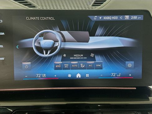 Used 2025 BMW X2 xDrive28i w/ Convenience Package image 24