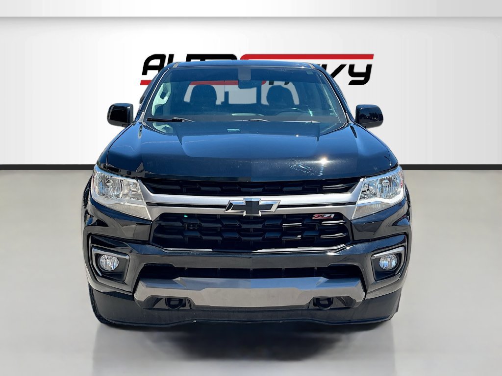 Used 2022 Chevrolet Colorado Z71 w/ Z71 Midnight Edition AWD/4WD image 2