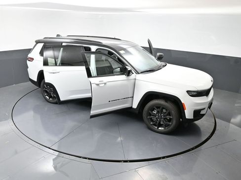 New 2025 Jeep Grand Cherokee L Limited w/ Trailer Tow Package image 58