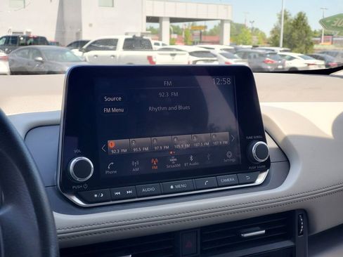 Used 2023 Nissan Rogue SV FWD image 25
