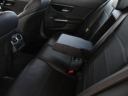 Used 2022 Mercedes-Benz C 300 4MATIC Sedan image 12