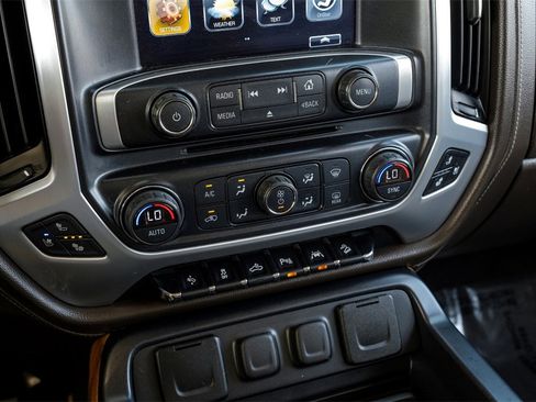 Used 2017 GMC Sierra 1500 SLT image 23