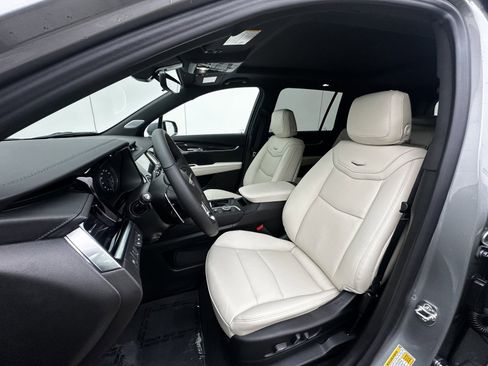 New 2025 Cadillac XT6 Sport w/ Technology Package image 10