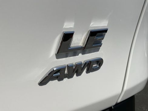 Used 2025 Toyota RAV4 LE AWD/4WD image 25