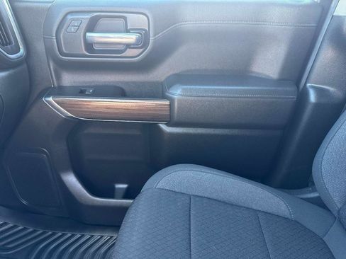 Used 2022 Chevrolet Silverado 1500 LT AWD/4WD image 23
