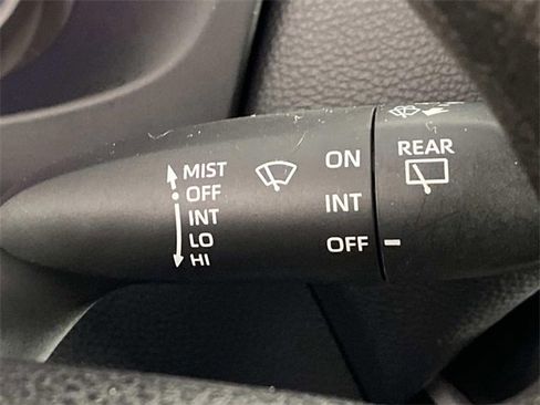 Used 2022 Toyota RAV4 LE image 17