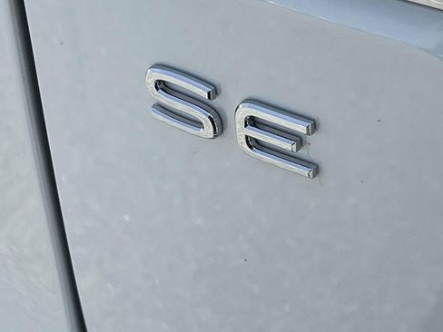 New 2026 Volkswagen Atlas SE FWD image 8